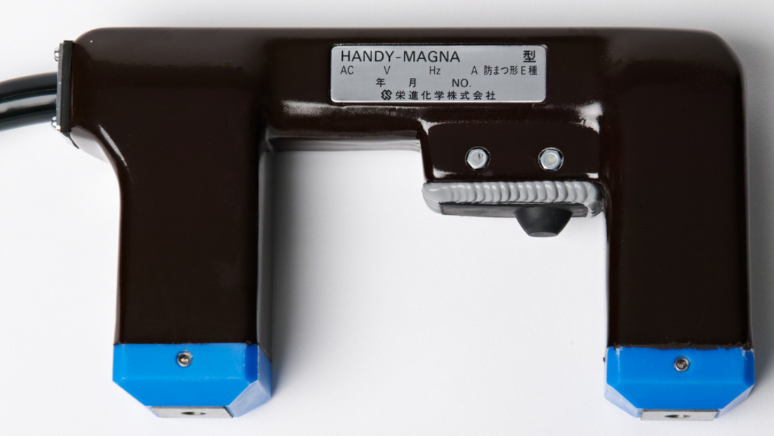 栄進化学 HANDY-MAGNA 便携式磁粉探伤仪 —— 适配多场景表面缺陷检测