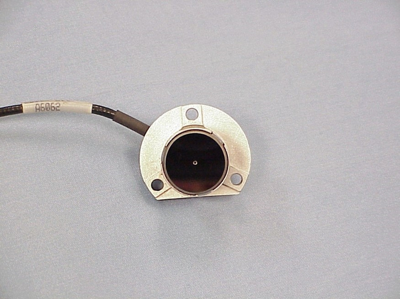 电容式位移传感器探头精准测量的“双引擎”驱动