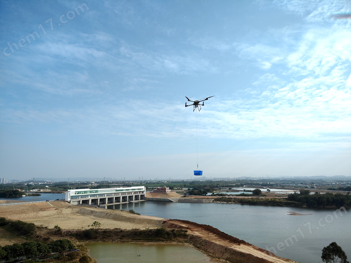 一機雙控大運載智能無人機