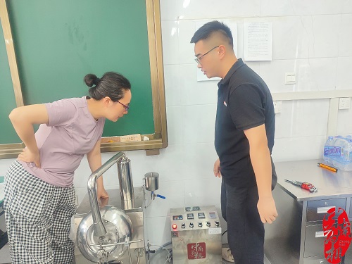 工程師圓滿完成鄭州衛(wèi)生健康職業(yè)學(xué)院制藥設(shè)備調(diào)試與培訓(xùn)