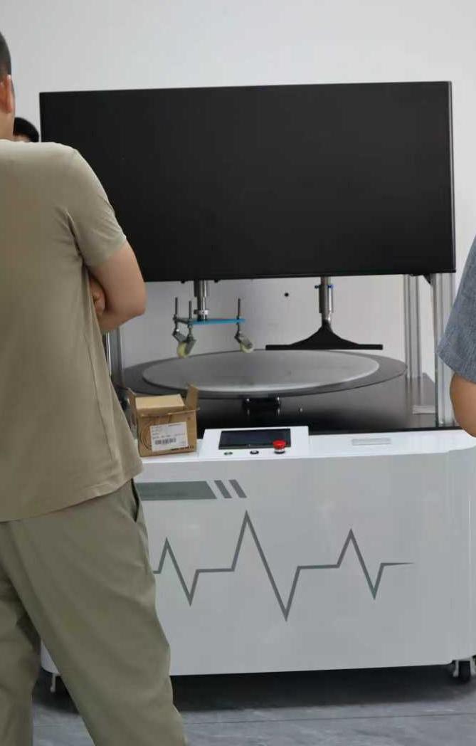 地毯腳輪耐磨試驗機：上海xx公司到訪上海誠衛參觀設備測試標準