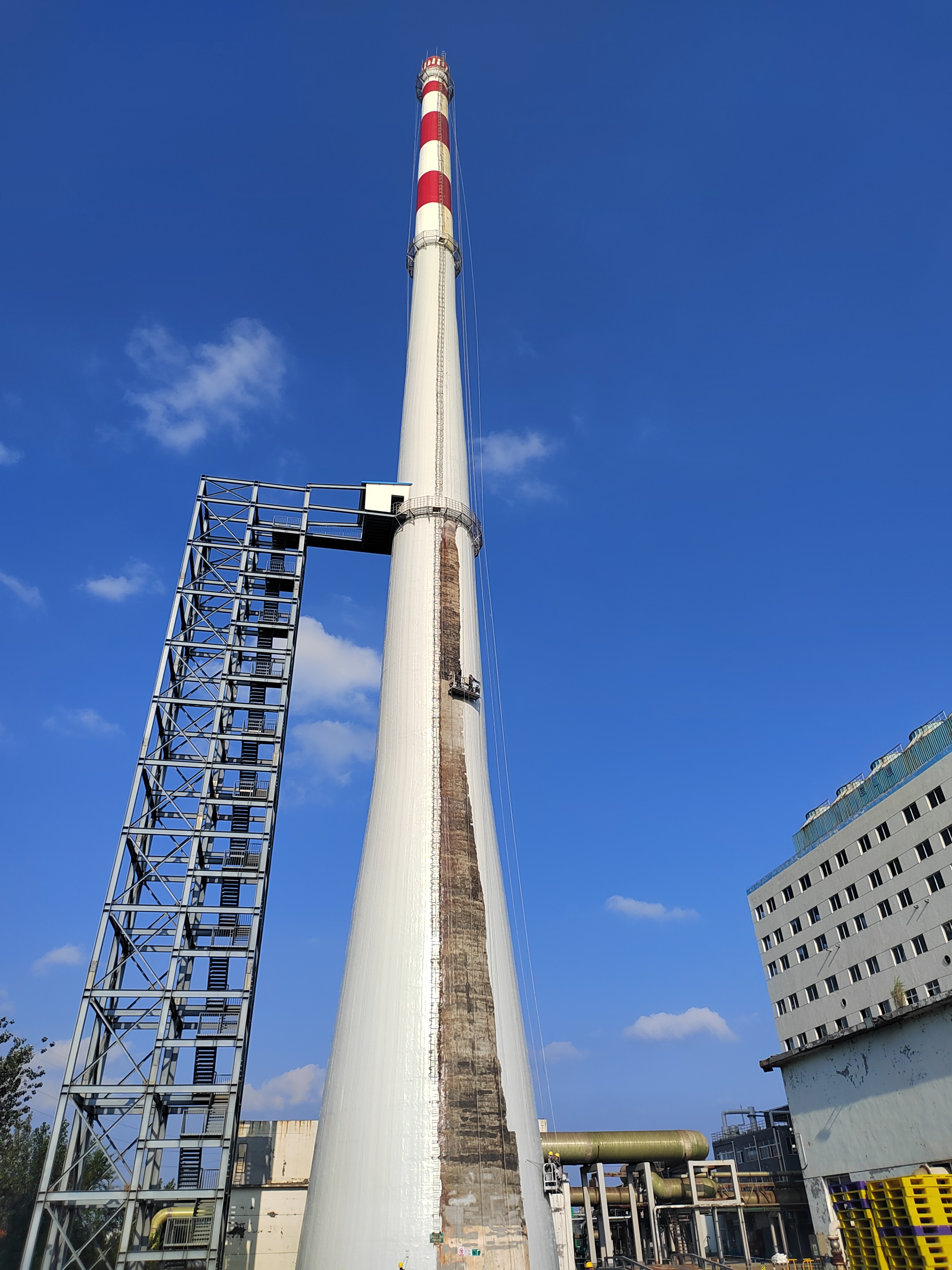 繪就天際畫卷 鑄就濱州地標—宏順建設打造185米煙囪維修美化