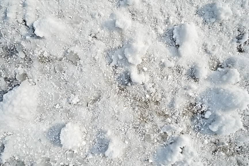 雪景自然寫實(shí)雪地不規(guī)則雪塊雪痕場(chǎng)景商業(yè)照片（商業(yè)使用）